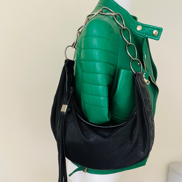 SOLD π Chanel Vintage Mesh and Leather Tassel Bag - Picture 3 of 13